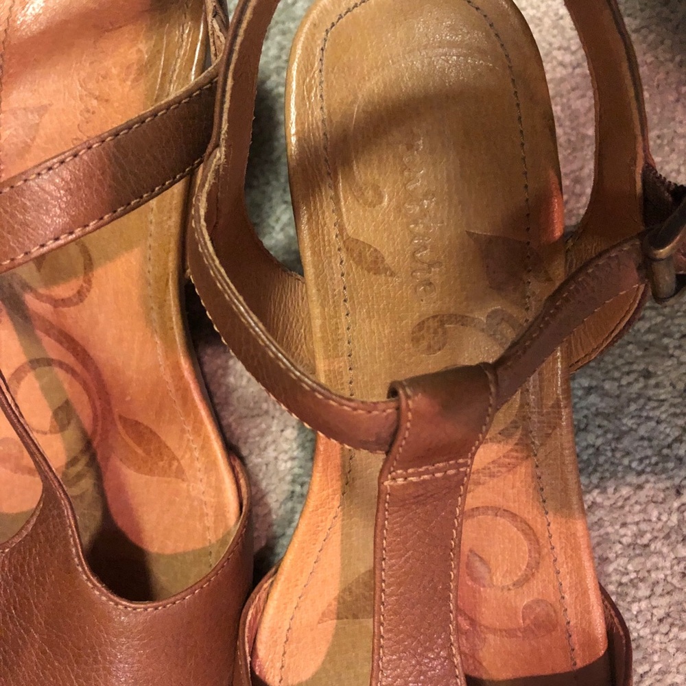 Sandals - Picture 2 of 2